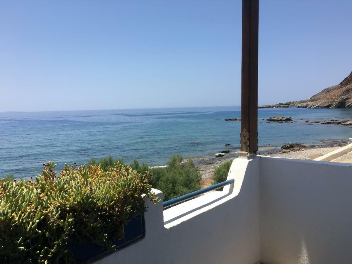 Taverna Akrogiali Loutro Exterior foto